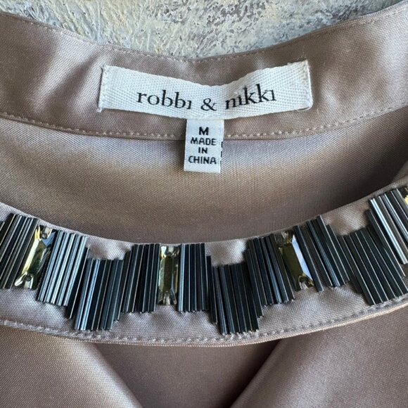 Robbi & Nikki Beaded Sleeveless Blouse Women's Size M. - Picture 3 of 8